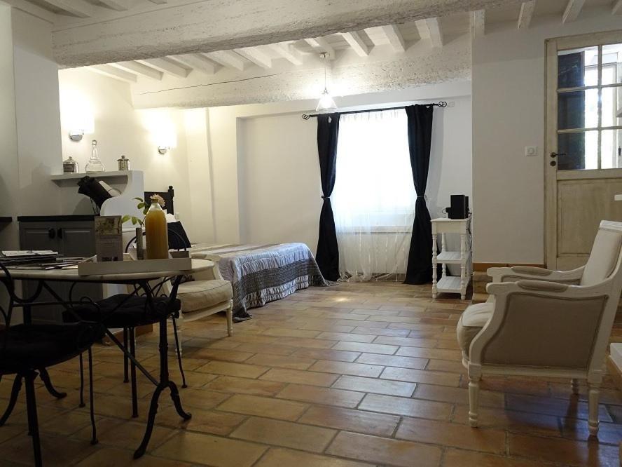 Les Gites Du Domaine De Rhodes Avignon Room photo