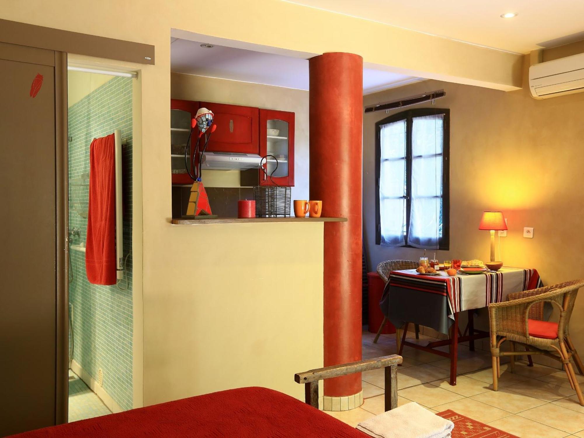 Les Gites Du Domaine De Rhodes Avignon Room photo